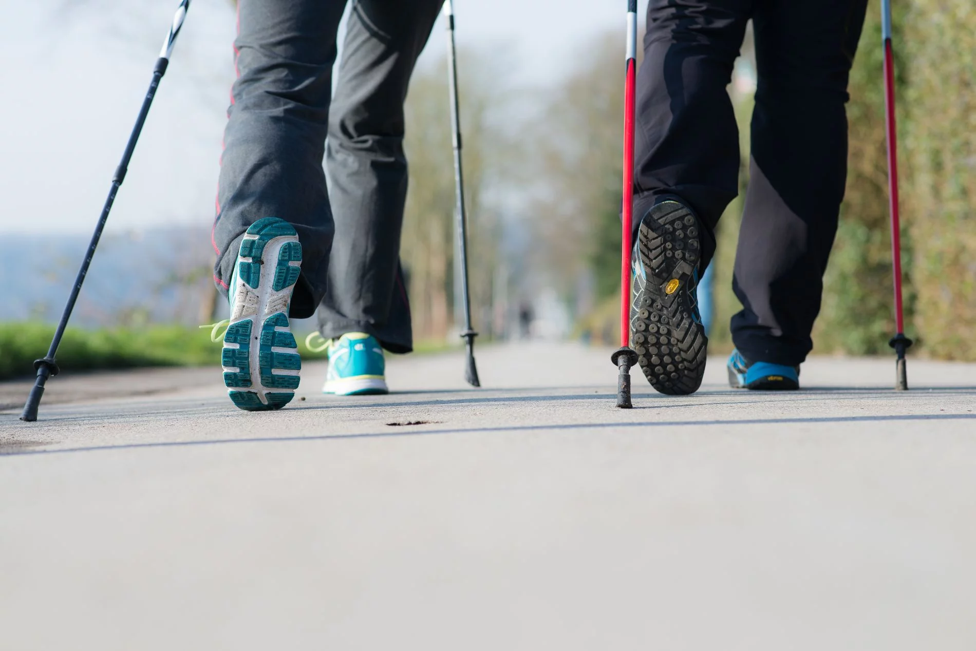 Nordic walking botokkal végzett őszi edzés