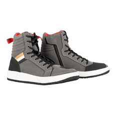 Motoros csizma W-TEC Sueden, bokavédelem,  légáteresztő belső háló, csúszásmentes talp, szellőzőnyílások, megerősítés