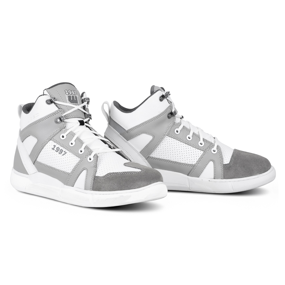 Motoros cipő W-TEC Arimes, fűzős rögzítés, fém fűzőlyukak, kivehető ergonomikus talpbetét, megerősítés a váltó területén, csúszásmentes talprész