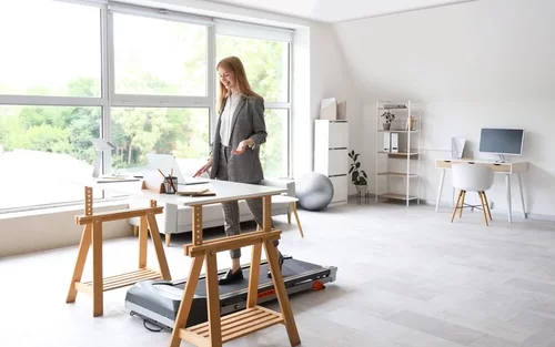 Haladj a korral! Egy gyaloglópad megmozgatja a napodat