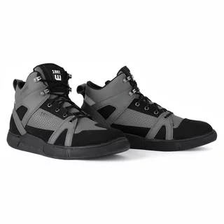 Motoros csizma W-TEC Milwook, megerősített területek, fűzős rögzítés, fém fűzőlyukak, ergonomikus talpbetét, fényvisszaverő elem, csúszásmentes talp