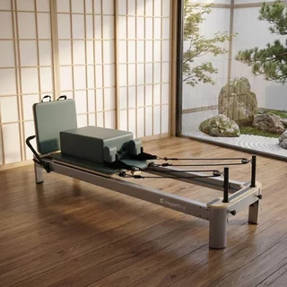 Pilates reformer inSPORTline Oquiler, rugós ellenállási rendszer, 2 görgő, karcolásálló váz, levehető háttámla - zöld-kék