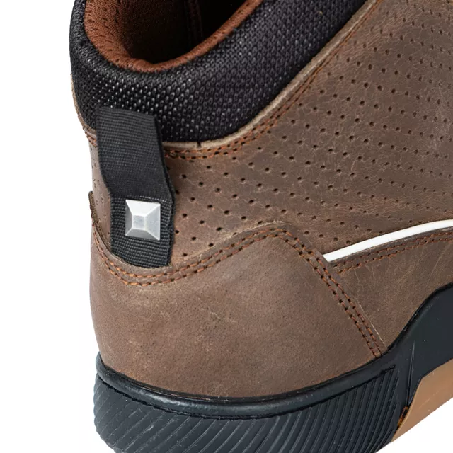 Motoros csizma W-TEC Colton, kivágás a maximális mobilitás érdekében, kis szellőzőnyílás, bokavédelem, megerősített orr- és sarokrész, dupla varrás