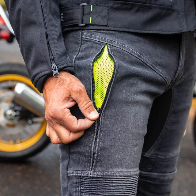 Férfi motoros farmer W-TEC Biterillo Evo, sztreccs panelek, rugalmas anyag, hálós bélés, aramidszál erősítés - fekete