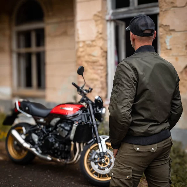 Motoros kabát W-TEC Caravago, rugalmas kötött szegélyek, hátvédő előkészítés, pánt a felakasztáshoz