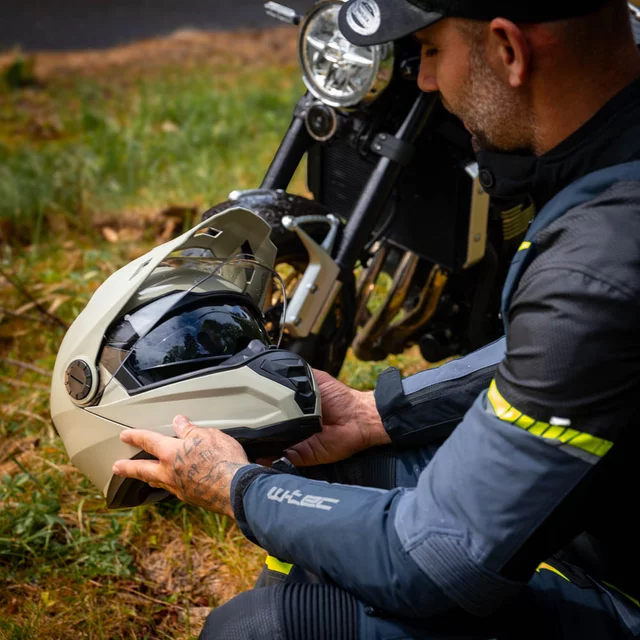 Flip-up enduro bukósisak W-TEC Biscaia P/J - fényes fekete
