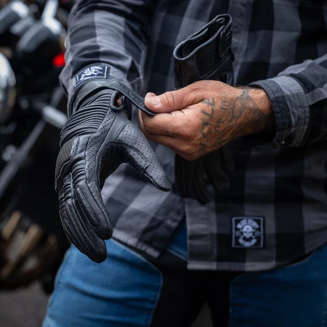 Motoros kesztyű W-TEC Gabello, rugalmas, puha anyag, habszivacs védőpanel rendszer, dupla réteg, kényelmes belső bélés, szellőzés - fekete