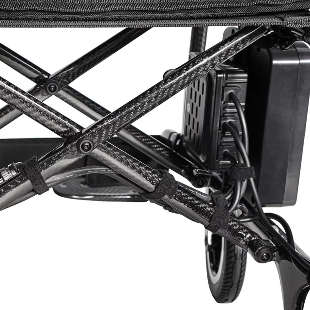 Elektromos karbon kerekesszék inSPORTline Feally, joystick vezérlés, elektromágneses fékek, biztonsági öv, 20–25 km hatótáv