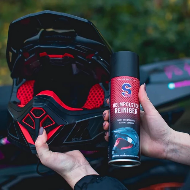 Tisztító- és fertőtlenítőszer a sisak belsejéhez S100 Helmet Interior Cleaner 300 ml