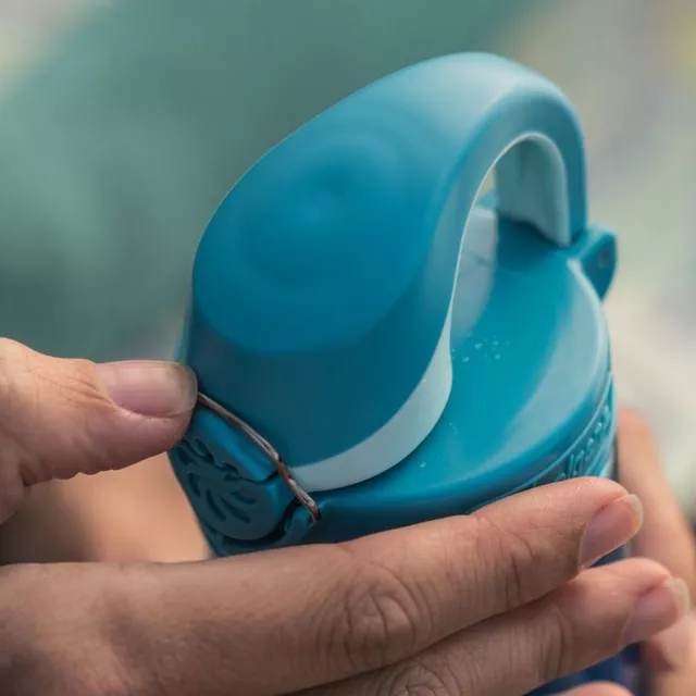 Sport kulacs NALGENE On the Fly 650 ml - glacial blue/glacial cap