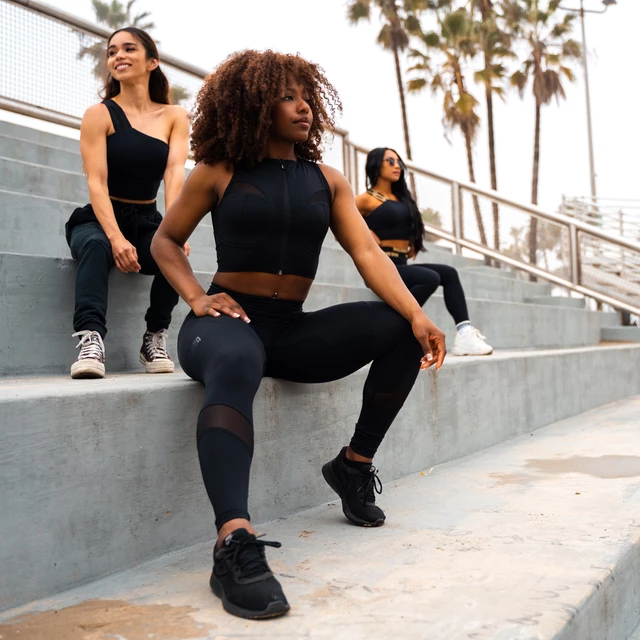 Női kompressziós crop top Nebbia INTENSE Mesh 842 - fekete