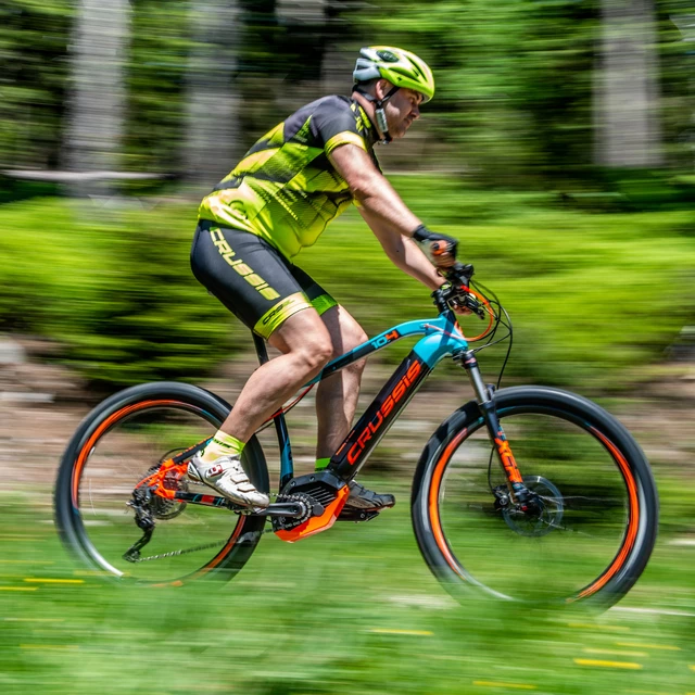 Kerékpáros póló Crussis - fekete-fluor sárga