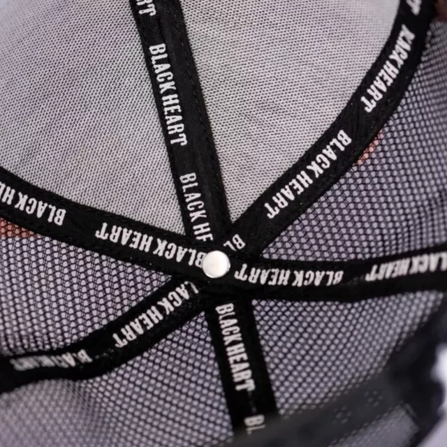 Baseballsapka BLACK HEART Bastard Skull Trucker, egyenes napellenző, hálós hátoldal, műanyag pánt