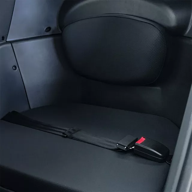 Elektromos robogó tetővel W-TEC Tukago - 45 km/h, tolatókamera 4"-os LCD kijelzővel, multimédiás Bluetooth, biztonsági övek, riasztórendszer - fekete