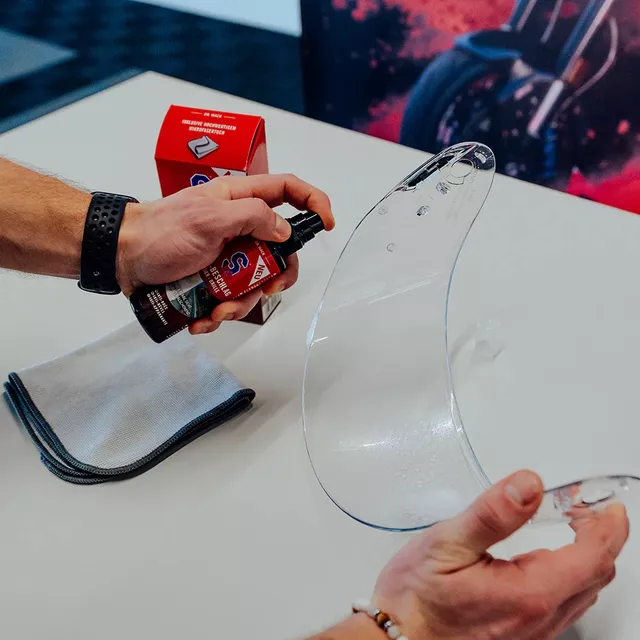 Páramentesítő S100 Anti-Fog 100 ml mikroszálas kendővel, nem tükröződik,  tiszta kilátást biztosít