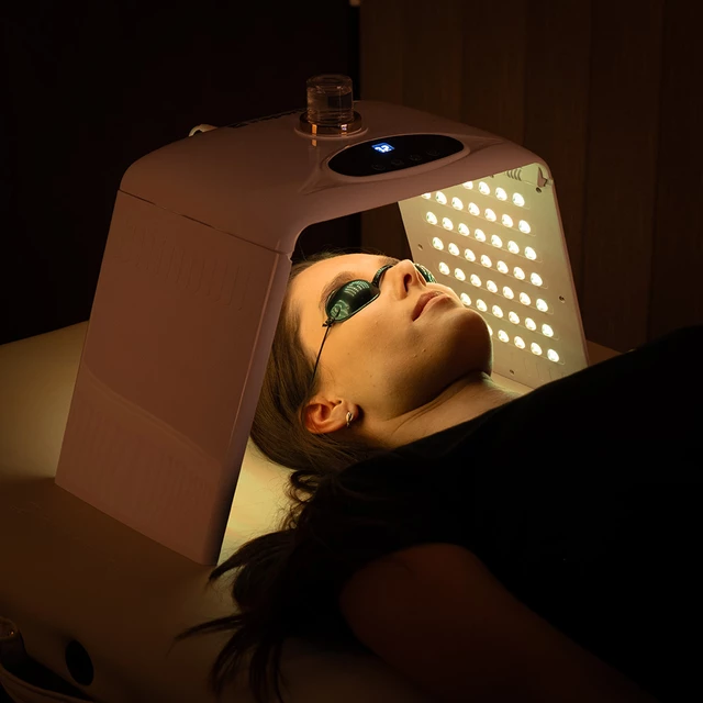LED fényterápiás arcápoló gép inSPORTline Coladome 300