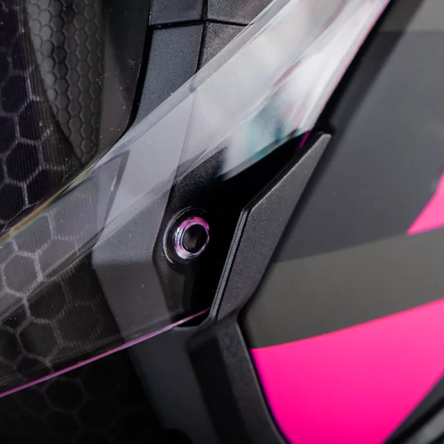 Motoros sisak W-TEC Voltik Shockrose, aerodinamikusan kialakított héj, zárható szellőzőrendszer, Pinlock® 70 előkészítés, mikrometrikus csat zárással - rózsaszín