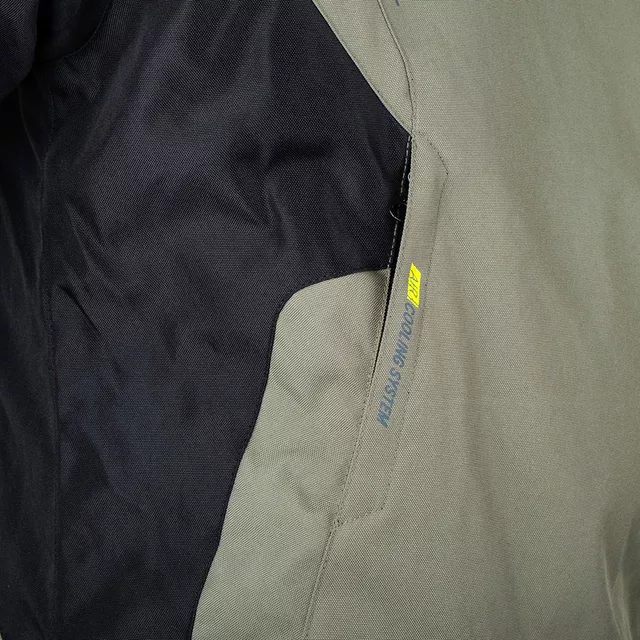 Túra motoros kabát W-TEC Karmal, levehető CE protektorok, Maxdura® 600-D szövet, vízálló klímamembrán, léghűtéses rendszer - fekete-olivazöld