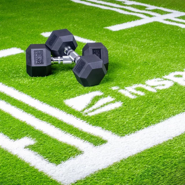 Fitness szőnyeg inSPORTline Graspet 10,2x2 m, csúszásmentes aljzat, numerikus skála, fehér jelölések, tartós anyag, ideális súlyszánkókhoz, 43 kg