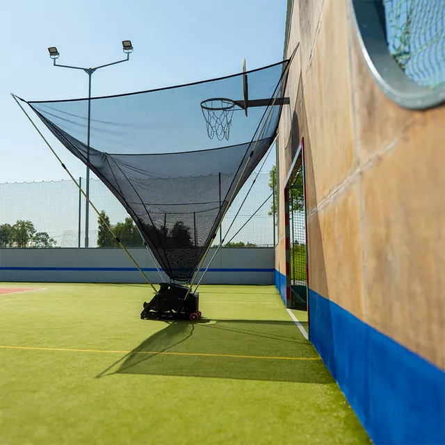 Elektromos labdavisszaadó inSPORTline Talahaso, teleszkópos rudak, kihúzható fogantyú, sebességbeállítás 0-100, tápellátás hálózati kábellel