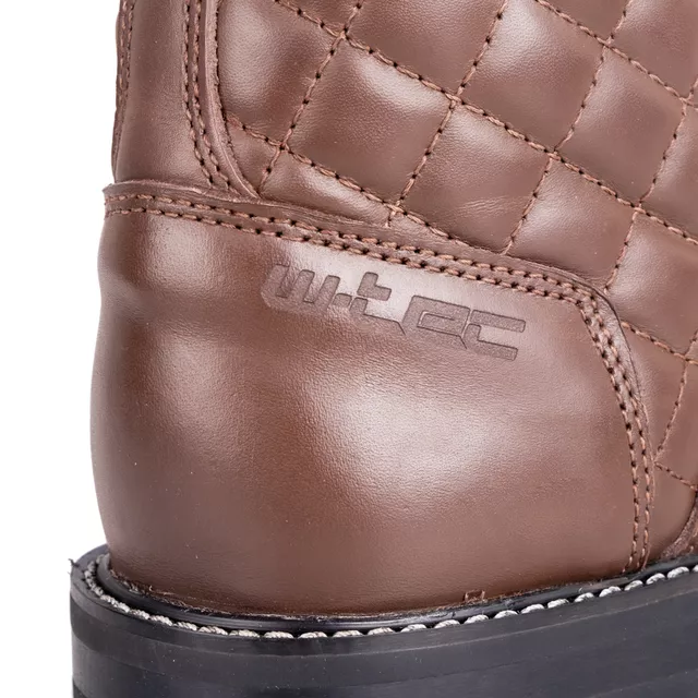 Női motoros csizma W-TEC Leocia Brown sarok- és orrvédelem, csúszásgátló talp, fűzős rögzítés - barna