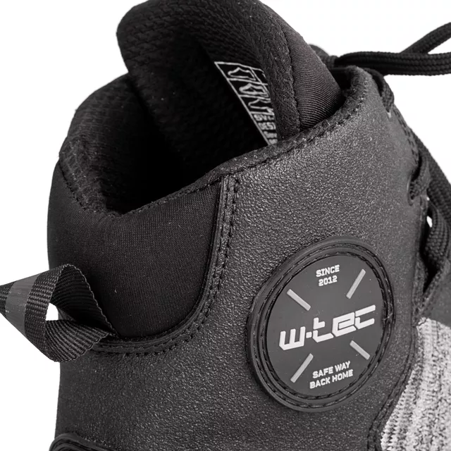 Motoros csizma W-TEC Garavit kétkomponensű talp, hálós bélés, puha futófelület - fekete