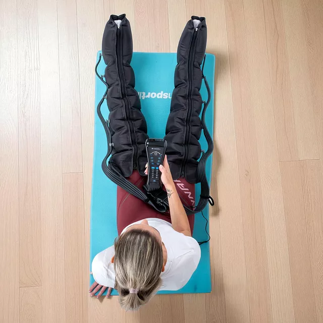 Kompressziós masszázsrendszer inSPORTline Compafare, zipzárral záródó lábak, elősegíti a jobb vérkeringést, segít csökkenteni a duzzanatot