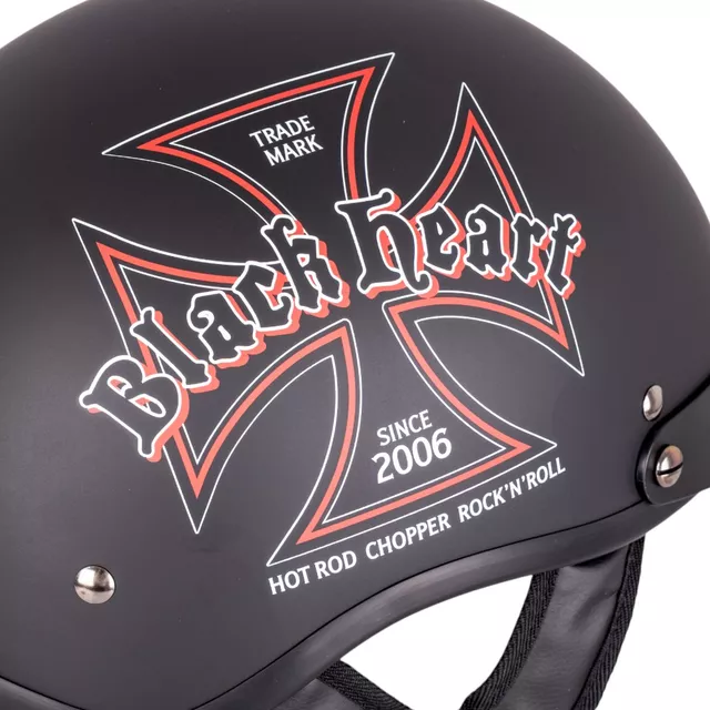 Motoros bukósisak W-TEC Black Heart V531 Iron Cross  DOT jóváhagyás, levehető napellenző, puha bélés - fekete