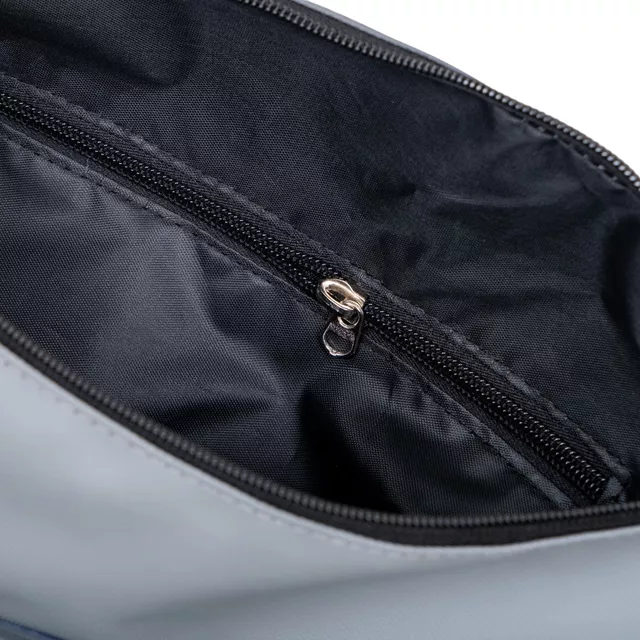 Sporttáska inSPORTline Felicitta, vízálló zseb, névkitűző zseb, praktikus pántok, rekesz a cipőknek