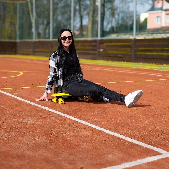 Műanyag gördeszka WORKER Aspy C3 22" világító kerekekkel, LED-ekkel ellátott kerekek, PP műanyag lemez, csúszásgátló rács