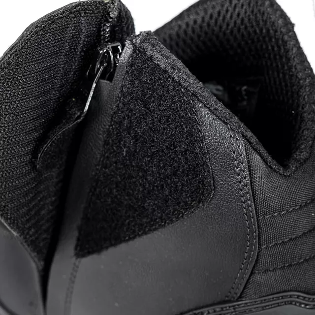 Motoros csizma W-TEC GlamCE, dupla varratok, sarok- és bokavédelem, bordázott panel, habszivacs bélés, légáteresztő AirMesh belső háló