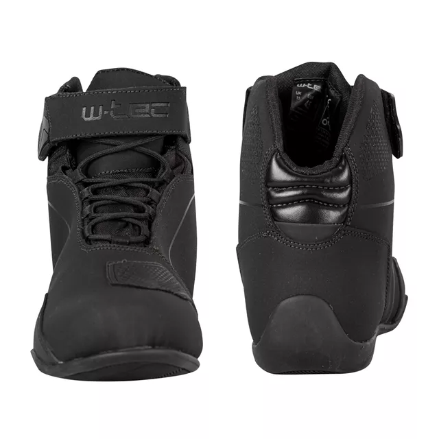 Motoros csizma W-TEC Kmaan, megerősített részek, vízálló membrán, rugalmas elemek, légáteresztő belső háló, csúszásgátló talp