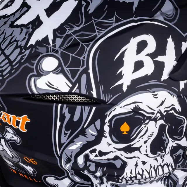 Motocross sisak W-TEC Black Heart Harzdorf, szellőzőnyílások, mosható párnázás, ECE R-22.06 jóváhagyás - fekete