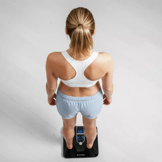 Intelligens személyi mérleg inSPORTline Syncale 100, könnyen olvasható kijelző, 17 különböző mérési mutató, akár 24 felhasználó - fekete