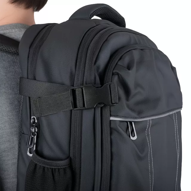 Utazó hátizsák inSPORTline Wingmate 33-50l, vízálló zseb, laptopzseb gyors hozzáféréssel, csatlakozókábel a powerbankhoz, 50 literes kapacitás