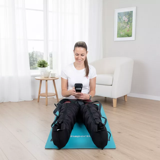 Kompressziós masszázsrendszer inSPORTline Compafare, zipzárral záródó lábak, elősegíti a jobb vérkeringést, segít csökkenteni a duzzanatot