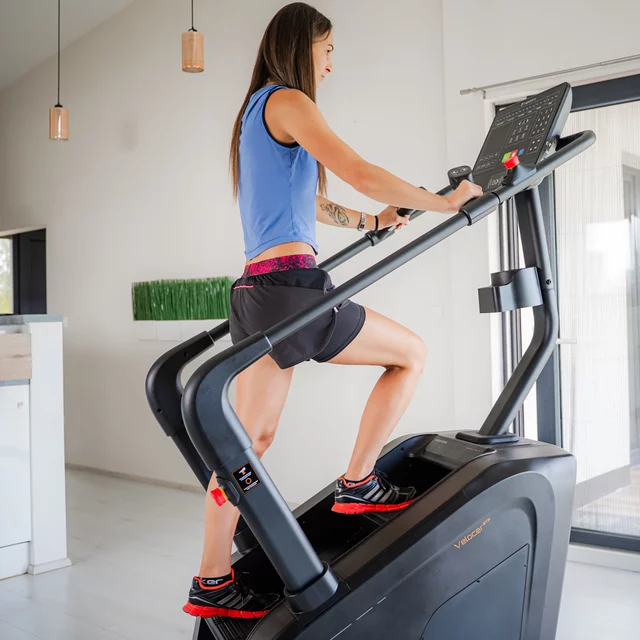 Fitneszlépcső inSPORTline Velocer STP, áttekinthető LED kijelző intuitív vezérléssel, bluetooth-kapcsolat, beépített hangszórók