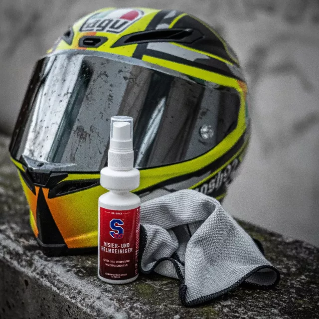 Plexitisztító S100 Visor & Helmet Cleaner 100 ml mikroszálas kendővel, erős tisztító hatás, minden típusú napellenzőhöz