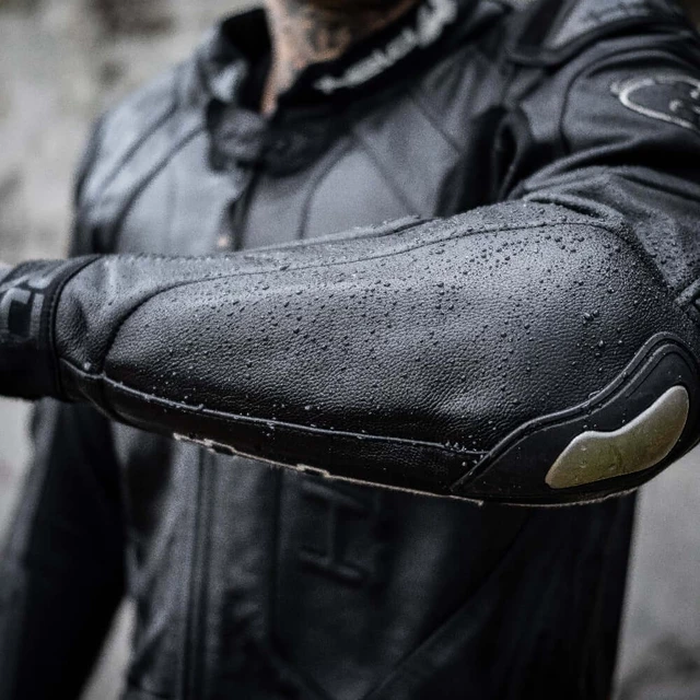 Impregnáló spray S100 300 ml, UV-védelemmel véd, nem hagy foltot, taszítja a vizet, megőrzi a légáteresztő képességet