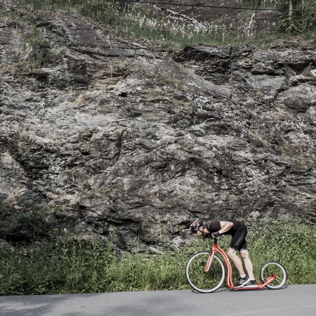 Roller Yedoo Wolfer 2020 - piros