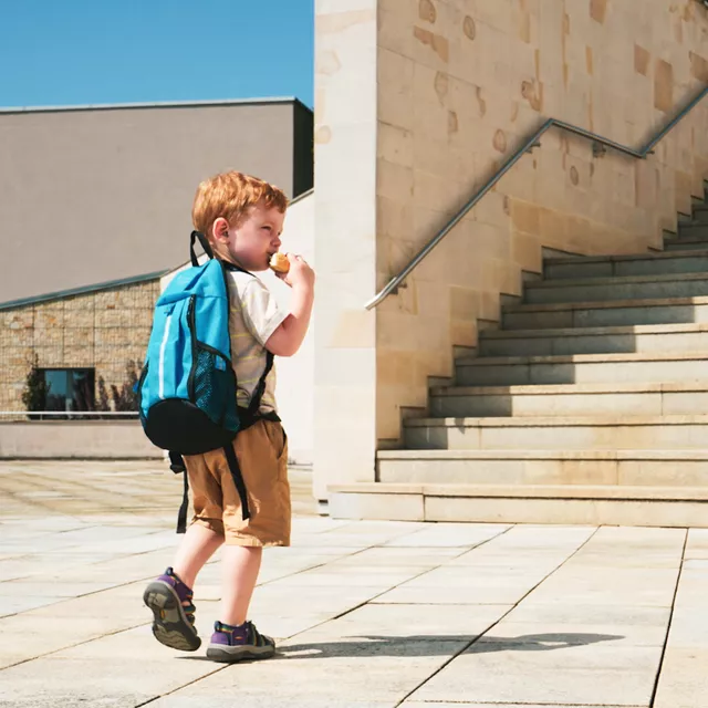Gyerek hátizsák inSPORTline Expino, anatómiailag formázott vállpántok, állítható mellkaspánt és derékszíj, megerősített anyag, fényvisszaverő elemek - rózsaszín