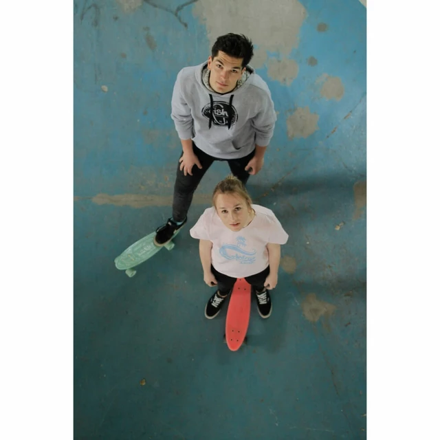 Műanyag gördeszka Fish Classic 22" - Green-Black-Blue