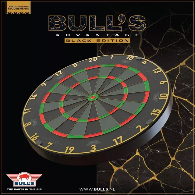 Szizál darts tábla Bull's Advantage Black Edition, stabil rögzítés, ultravékony dróthálózás, stabil rögzítés az U Fixing Bracket-nek köszönhetően