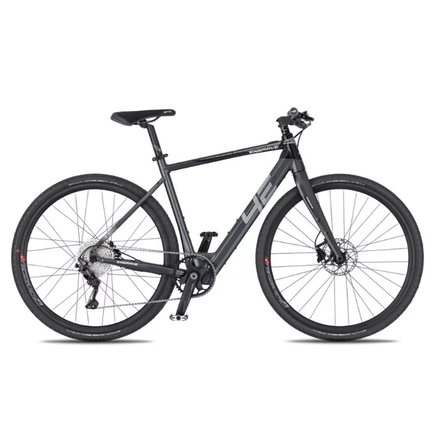 Gravel elektromos kerékpár 4EVER ENGRAVE FLAT 28", SHIMANO DEORE 1x11 váltórendszer, SCHWALBE G-ONE ALLROUND gumiabroncsok, SELLE ITALIA Q-BIK nyereg - bársony/metál bronz - titán/hologram