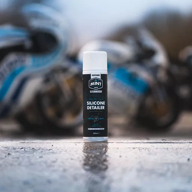 Műanyag és lakkozott felületápoló spray Mint Silicone Detailer 500 ml
