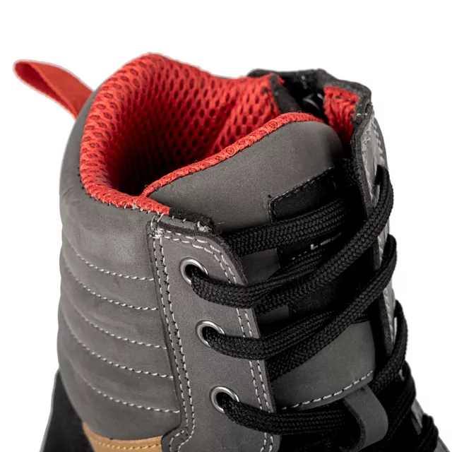 Motoros csizma W-TEC Sueden, bokavédelem,  légáteresztő belső háló, csúszásmentes talp, szellőzőnyílások, megerősítés