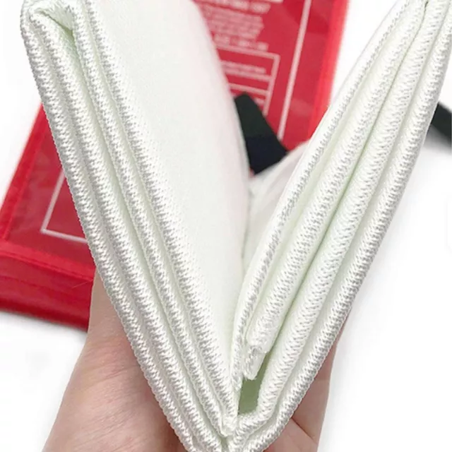 Tűzoltó takaró inSPORTline Blanfir 170x130 cm, hordozható tépőzáras záródás, függesztőszem a felakasztáshoz