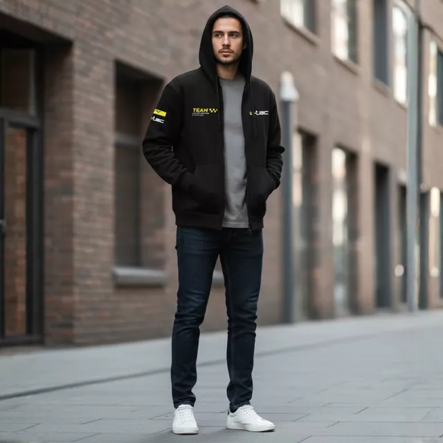 Pulóver W-TEC Signature, 2 hasi zseb, pánt a felakasztáshoz, W-TEC logó, laza szabás, húzózsinórral ellátott kapucni - fekete