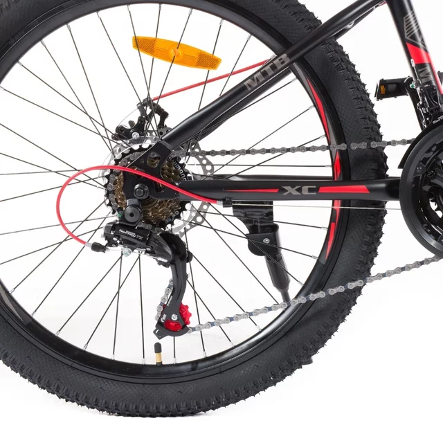Junior kerékpár Canull XC 240 24", 2026-os modell, 110 kg-os teherbírás, 21 sebességes Shimano váltórendszer, 14 kg össztömeg, 160 mm-es féktárcsák - fekete/piros