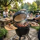 Kerámia kamado grill inSPORTline Pyrexo 24", kerámia belső héj, tartós hőteljesítmény, beépített hőmérő, hatékony szén-fogyasztás